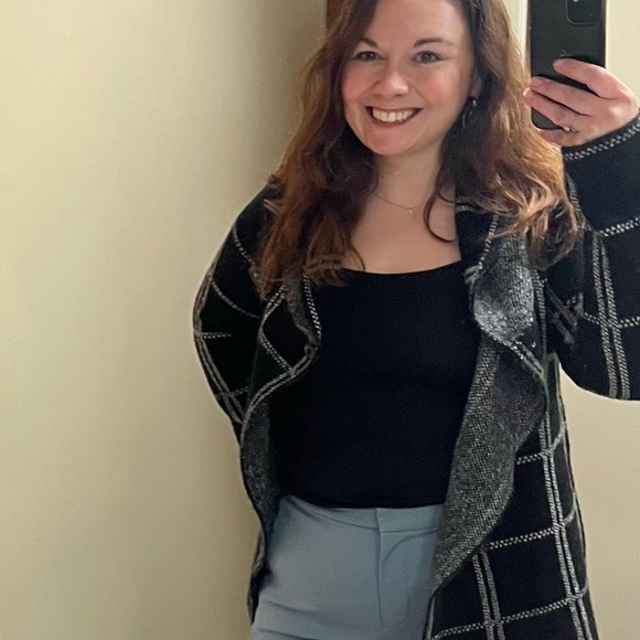 Welcome! Meet your Posher, Rachel & like to bookmark - Picture 6 of 8